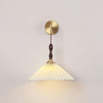 Pleated Wooden Wall Lamp