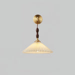 Pleated Wooden Wall Lamp
