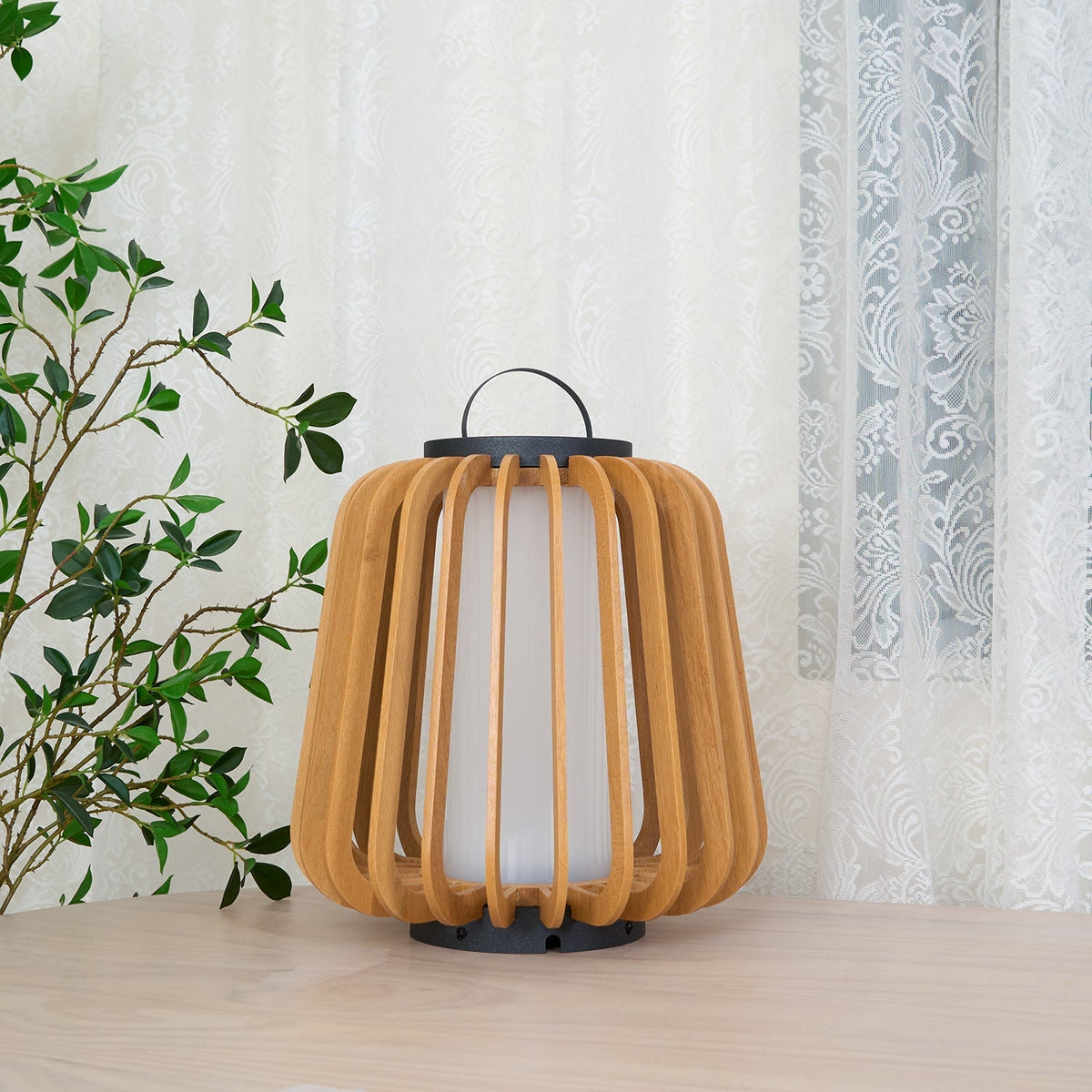 portable-lantern-rechargeable-outdoor-light