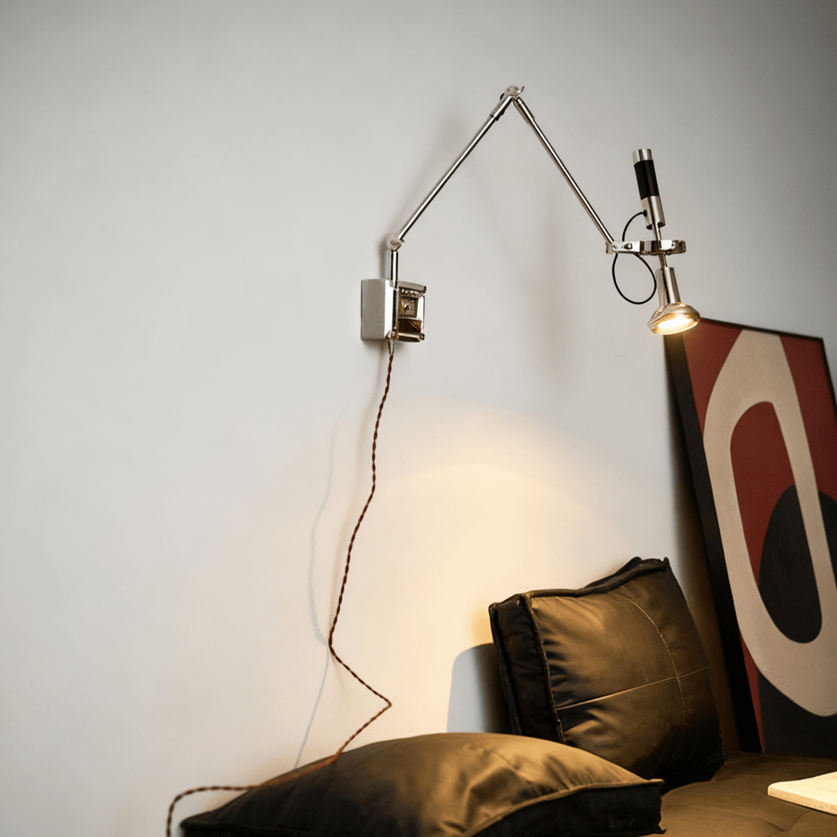 Precision Beam Plug-In Wall Sconce – Adjustable Modern Metal Lamp