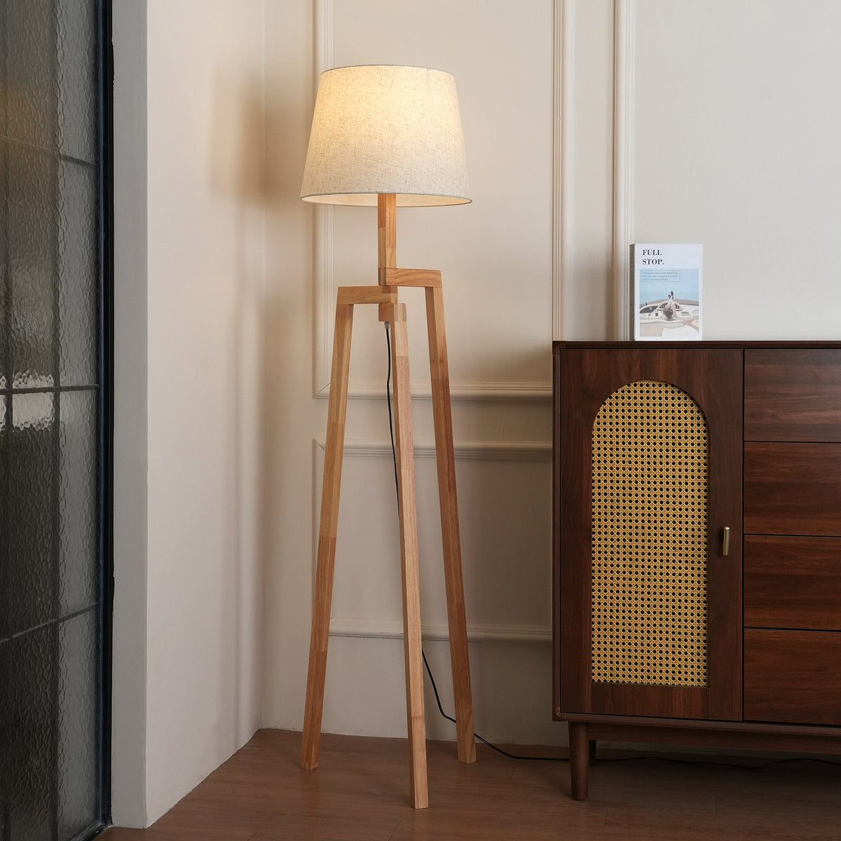 puccio-tripod-floor-lamp