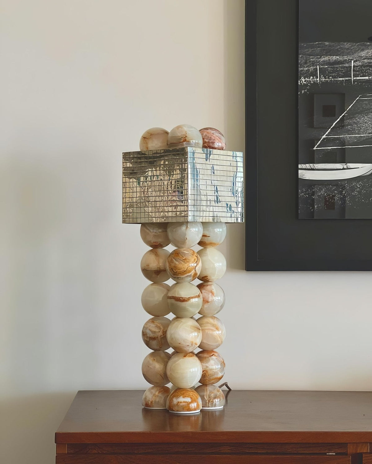 Quava Jade Table Lamp – Natural Stone Sculptural Lighting for Modern Interiors