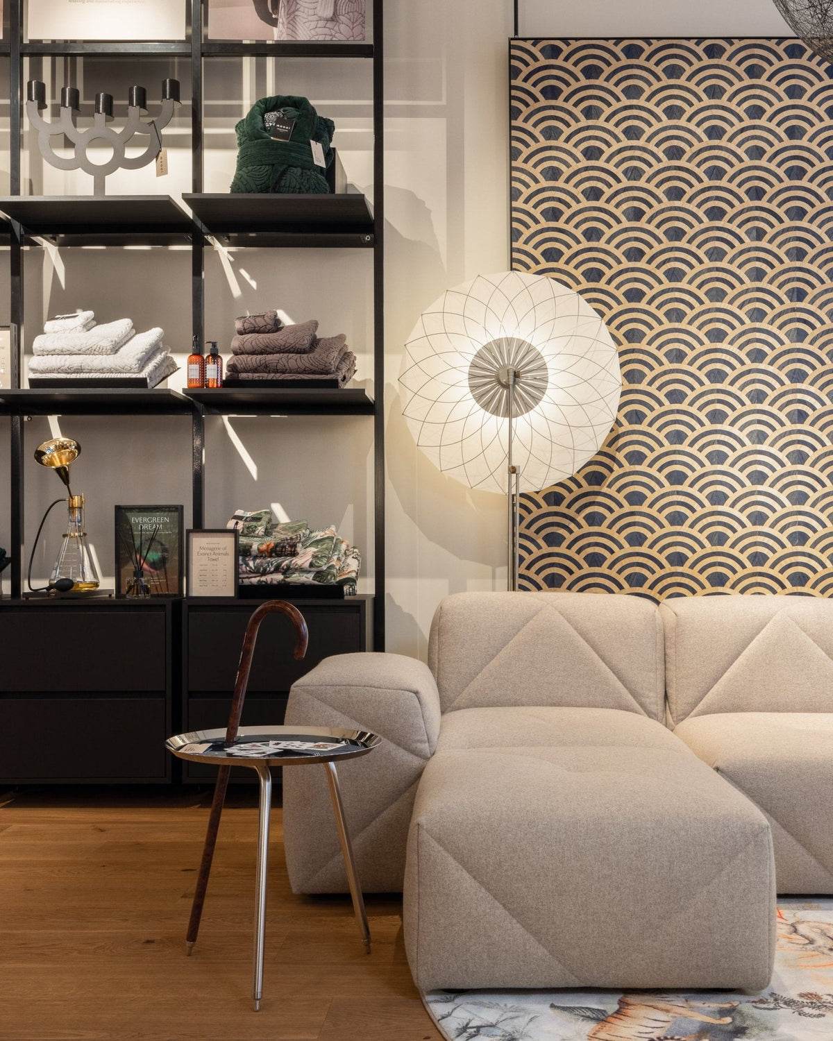 Radiant Bloom LED Floor Lamp – Modern Floral Design for Living Room & Bedroom
