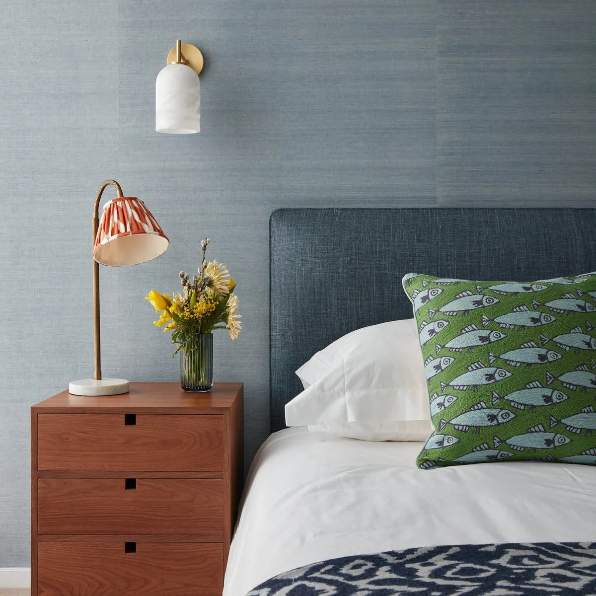 rae-alabaster-wall-lamp