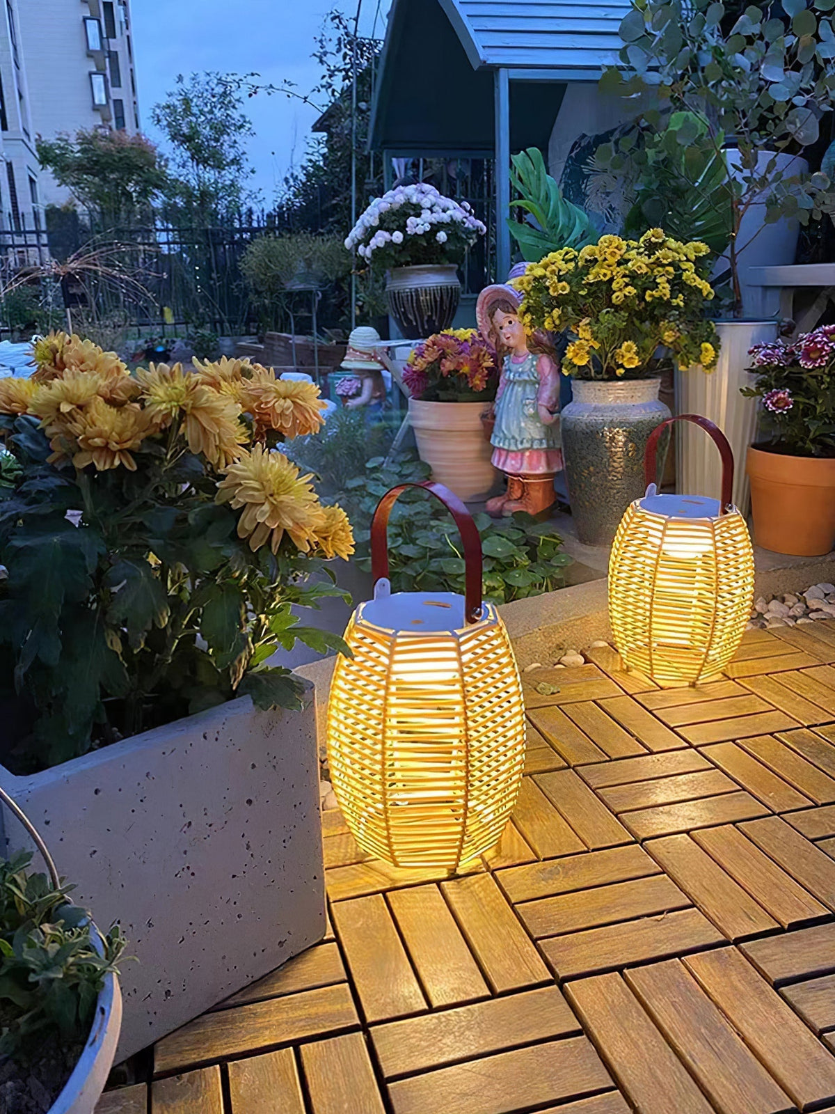 Lantern Built In Battery Table Lamp