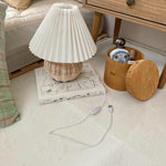 rattan-pleated-table-lamp