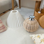 rattan-pleated-table-lamp