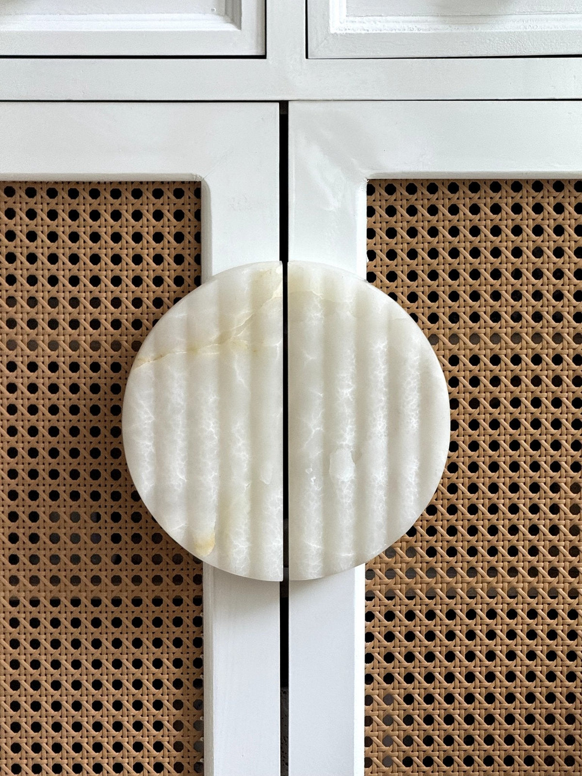 Ravina Ripple Marble Cabinet Pull Handle in Natural Stone