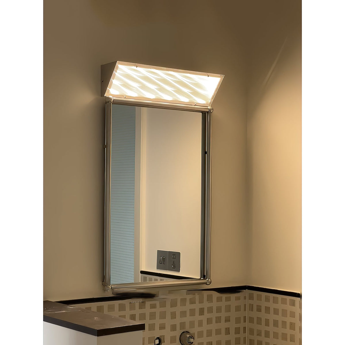 recbox-wall-lamp