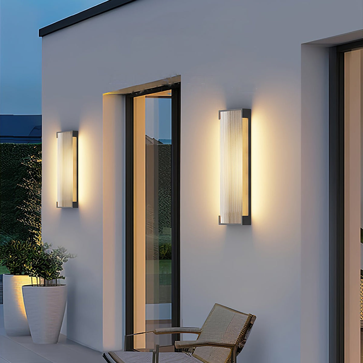 Luma Rectangular Solar Outdoor Wall Light in Black