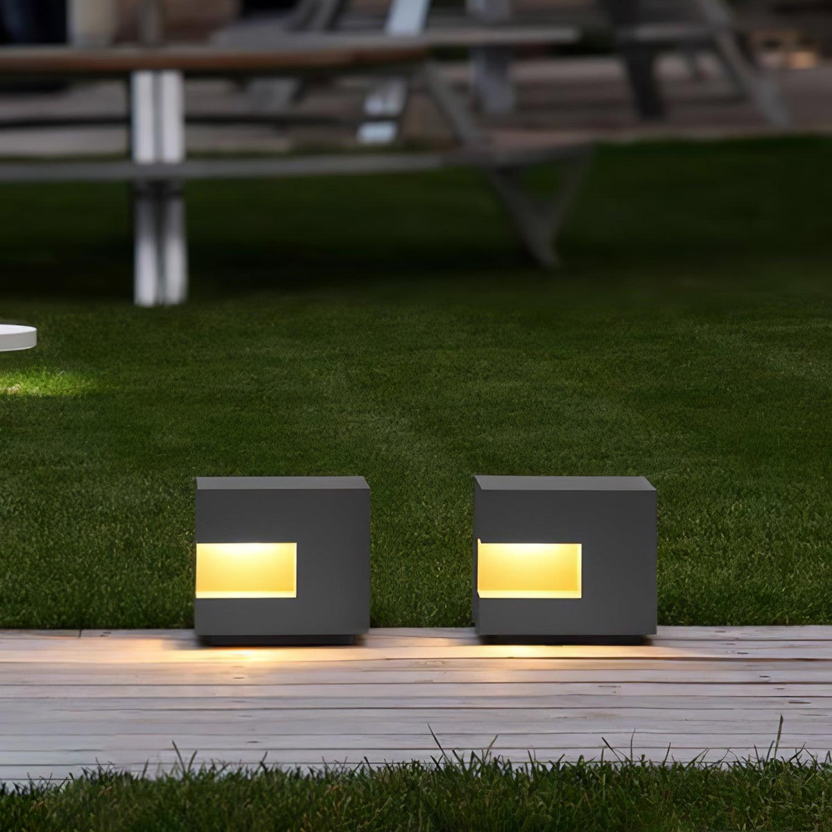 Modern Cube Outdoor Post Light – IP65 Waterproof LED Bollard for Pathways & Gardens