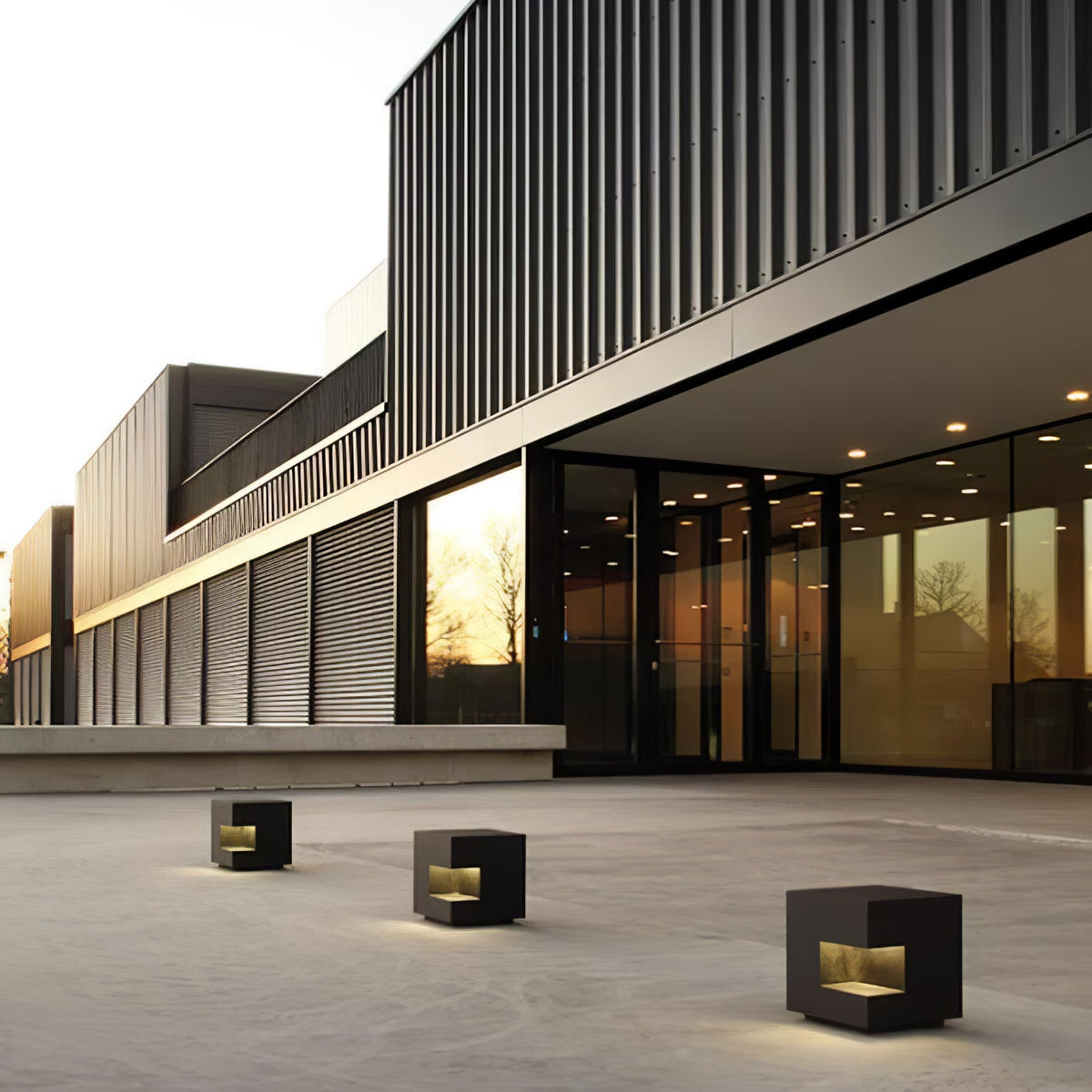 Modern Cube Outdoor Post Light – IP65 Waterproof LED Bollard for Pathways & Gardens