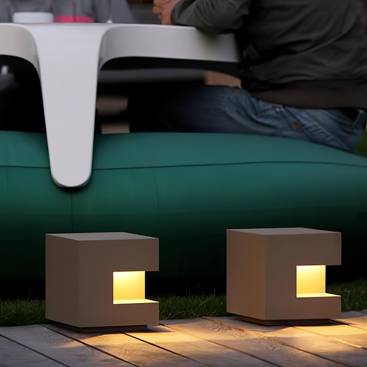 Modern Cube Outdoor Post Light – IP65 Waterproof LED Bollard for Pathways & Gardens