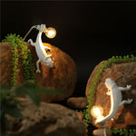 resin-lizard-table-lamp