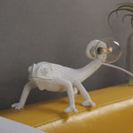 resin-lizard-table-lamp