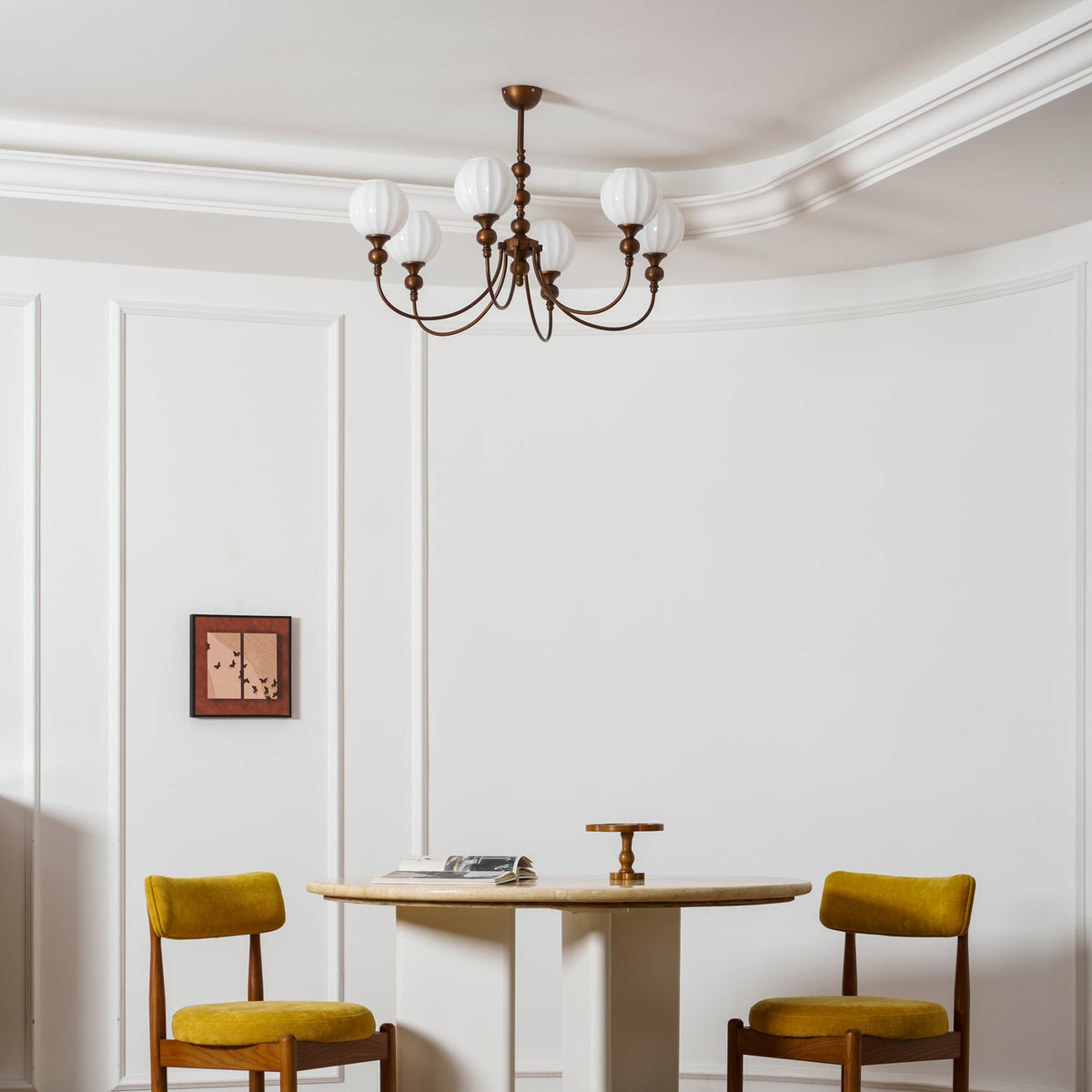 retro-monique-chandelier