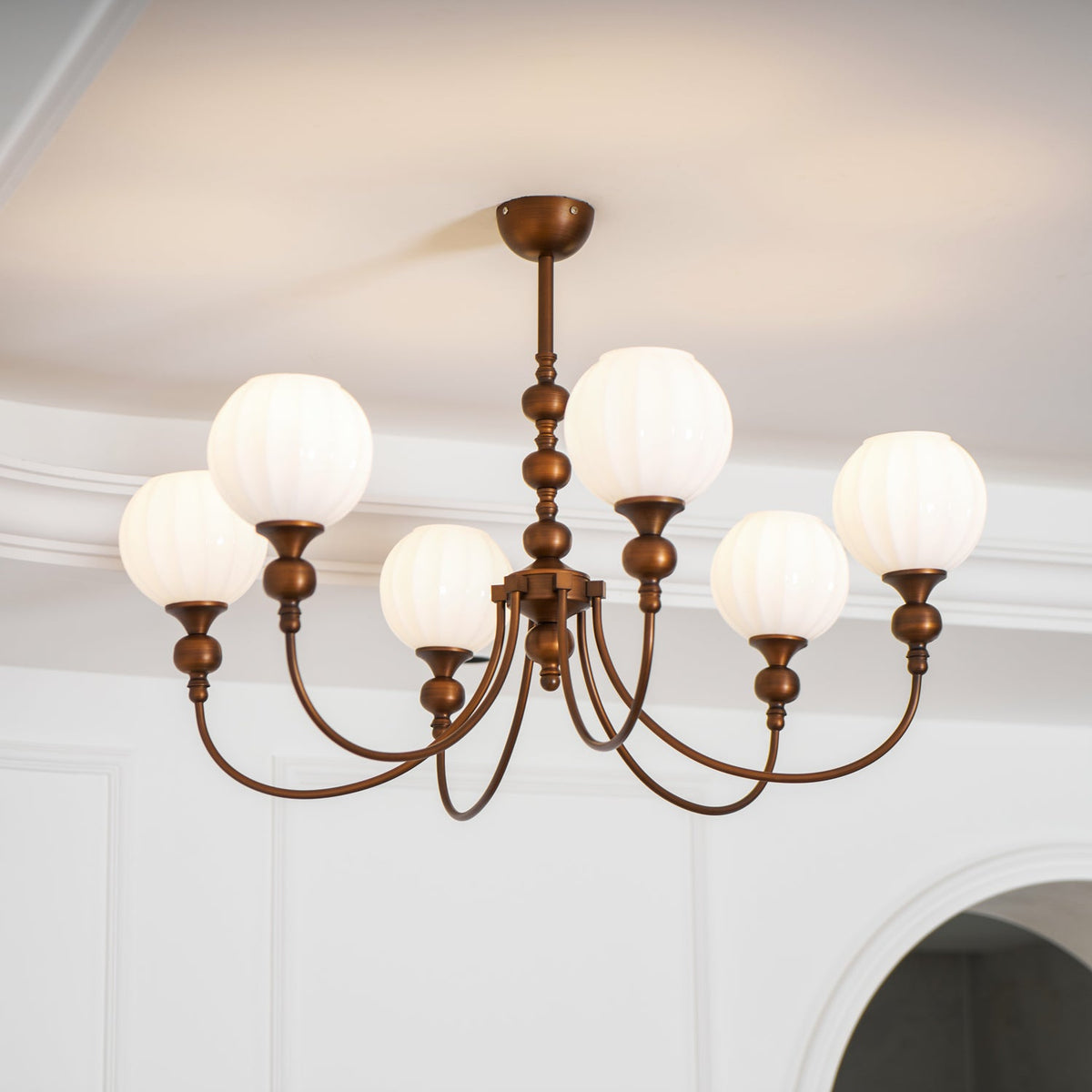 retro-monique-chandelier