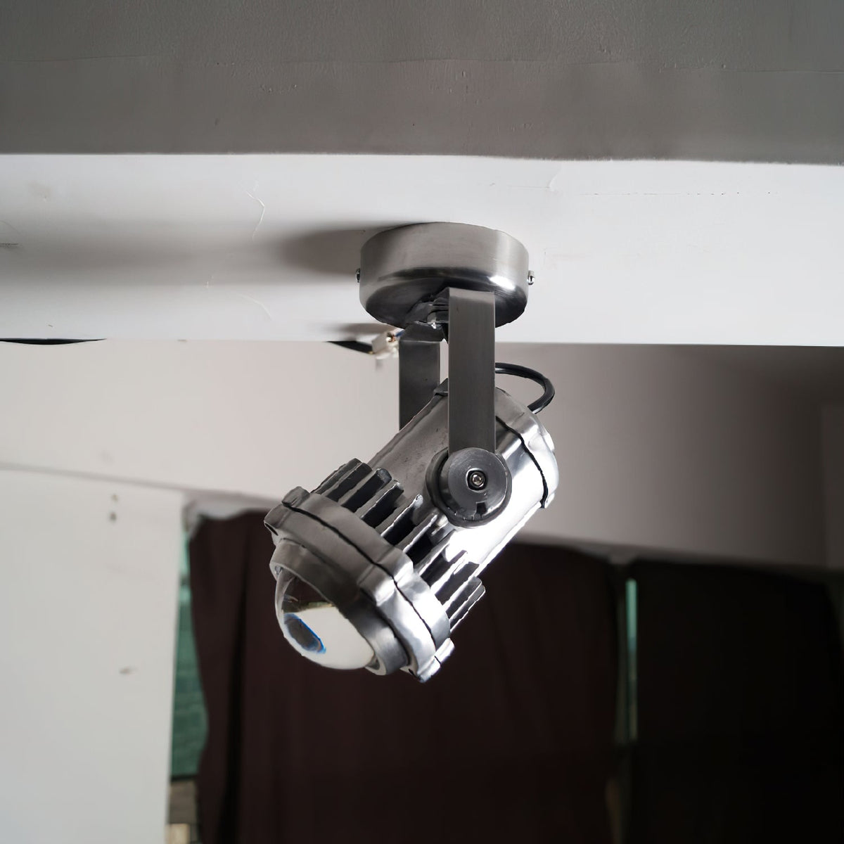 retro-industrial-aluminum-spotlight