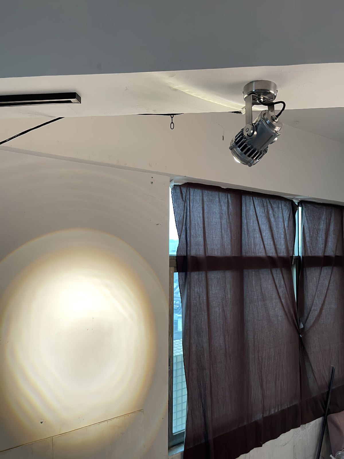 retro-industrial-aluminum-spotlight
