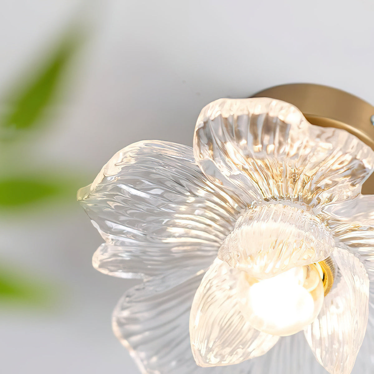 retro-petal-ceiling-light