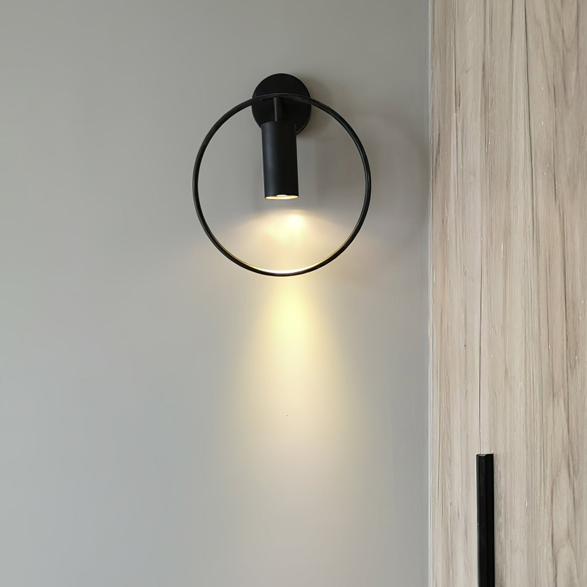 Revolta Wall Lamp