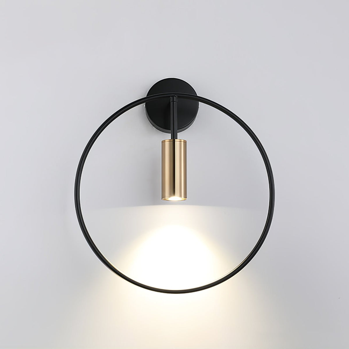Revolta Wall Lamp