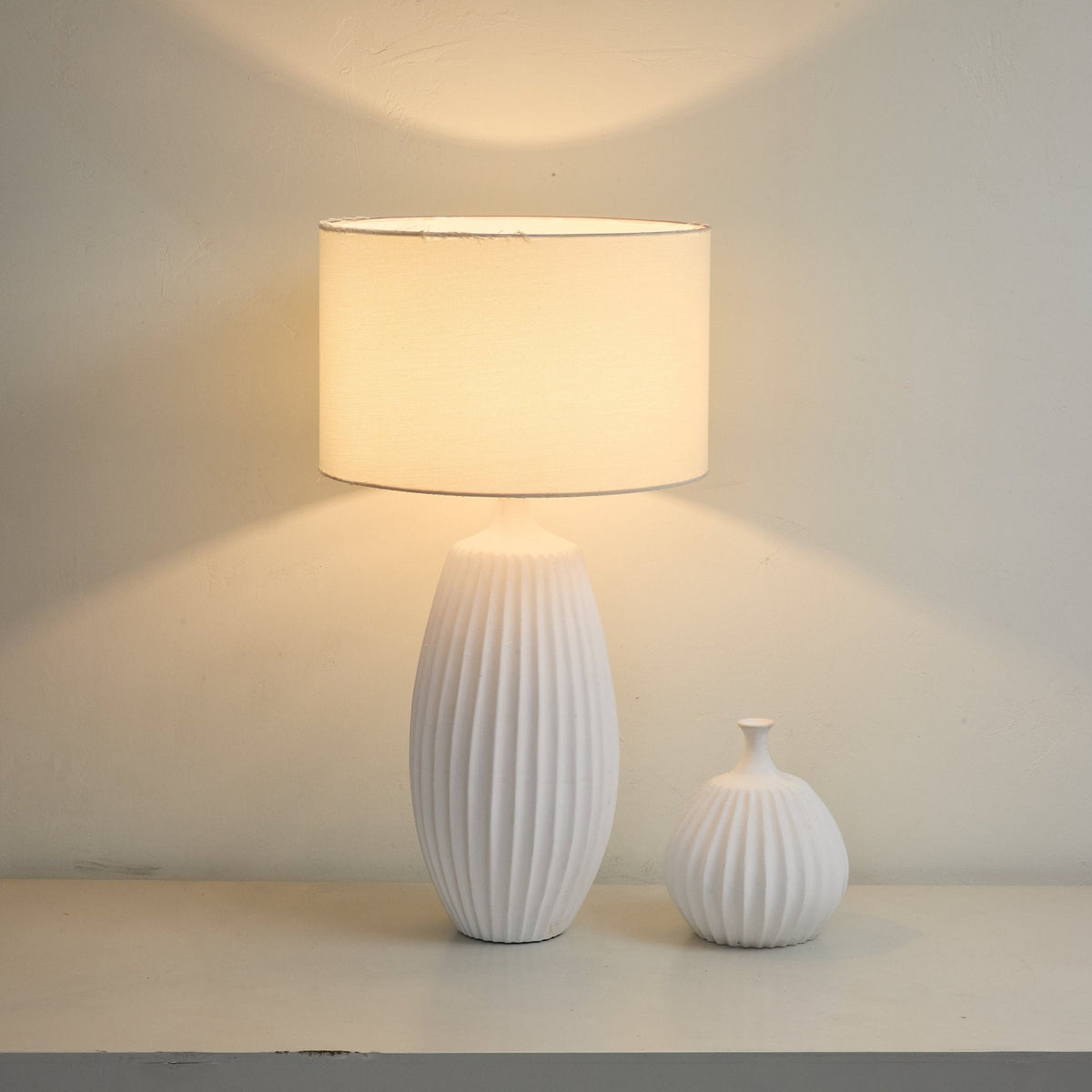 Ribbed Ceramic Table Lamp with Linen Shade for Modern Interiors