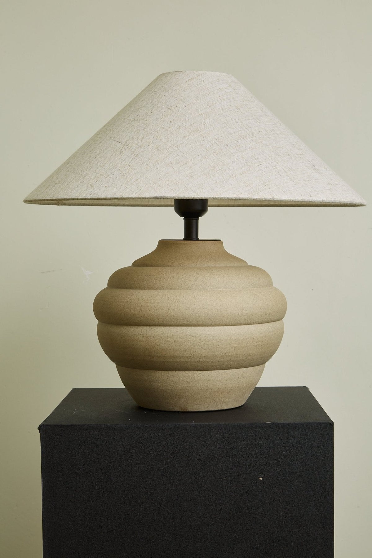Ripple Clay Table Lamp – Sculptural Ceramic Accent Light for Modern Interiors
