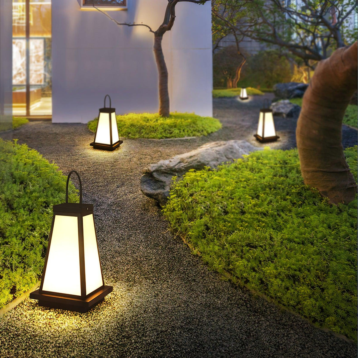 Roam Lantern Garden Solar Outdoor Lamp
