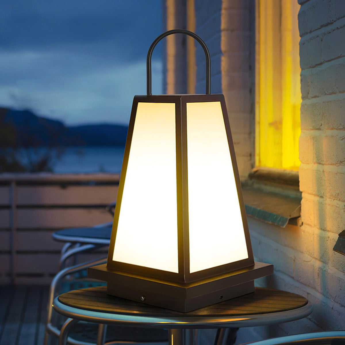 Roam Lantern Garden Solar Outdoor Lamp