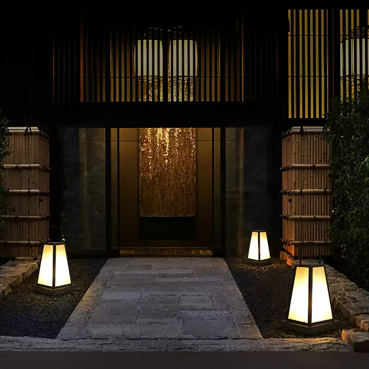 Roam Lantern Garden Solar Outdoor Lamp