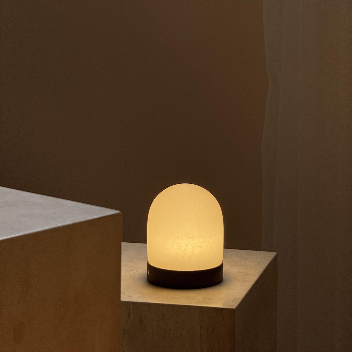 roger-cordless-table-lamp