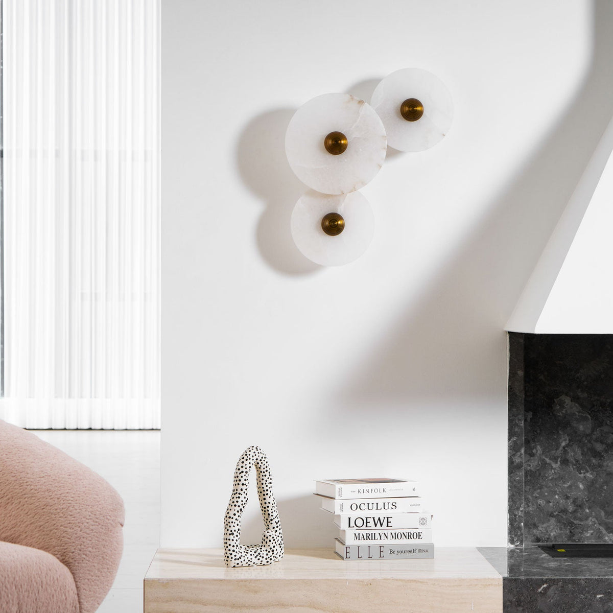 Nayra Alabaster Wall Sconce – Sculpted LED Wall Light in Natural Stone