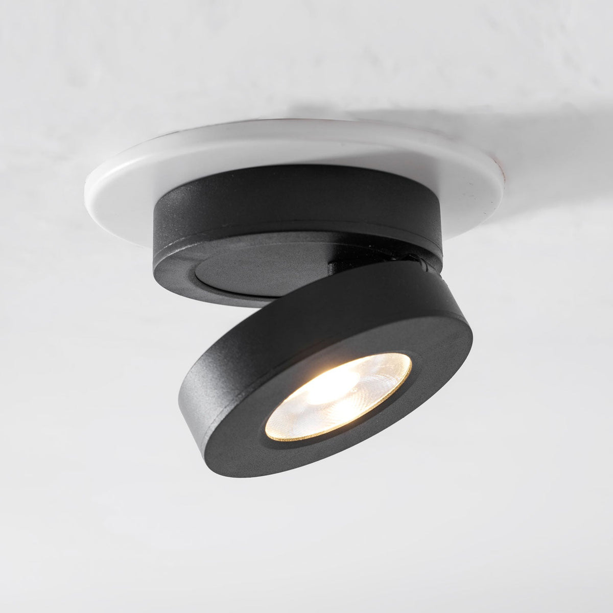Round Rotating LED Downlight – Adjustable Precision for Modern Interiors