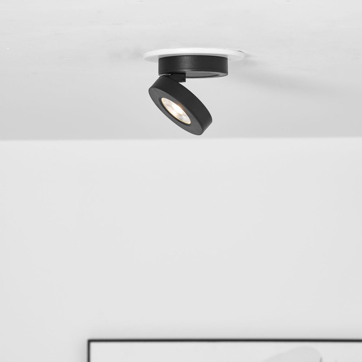 Round Rotating LED Downlight – Adjustable Precision for Modern Interiors