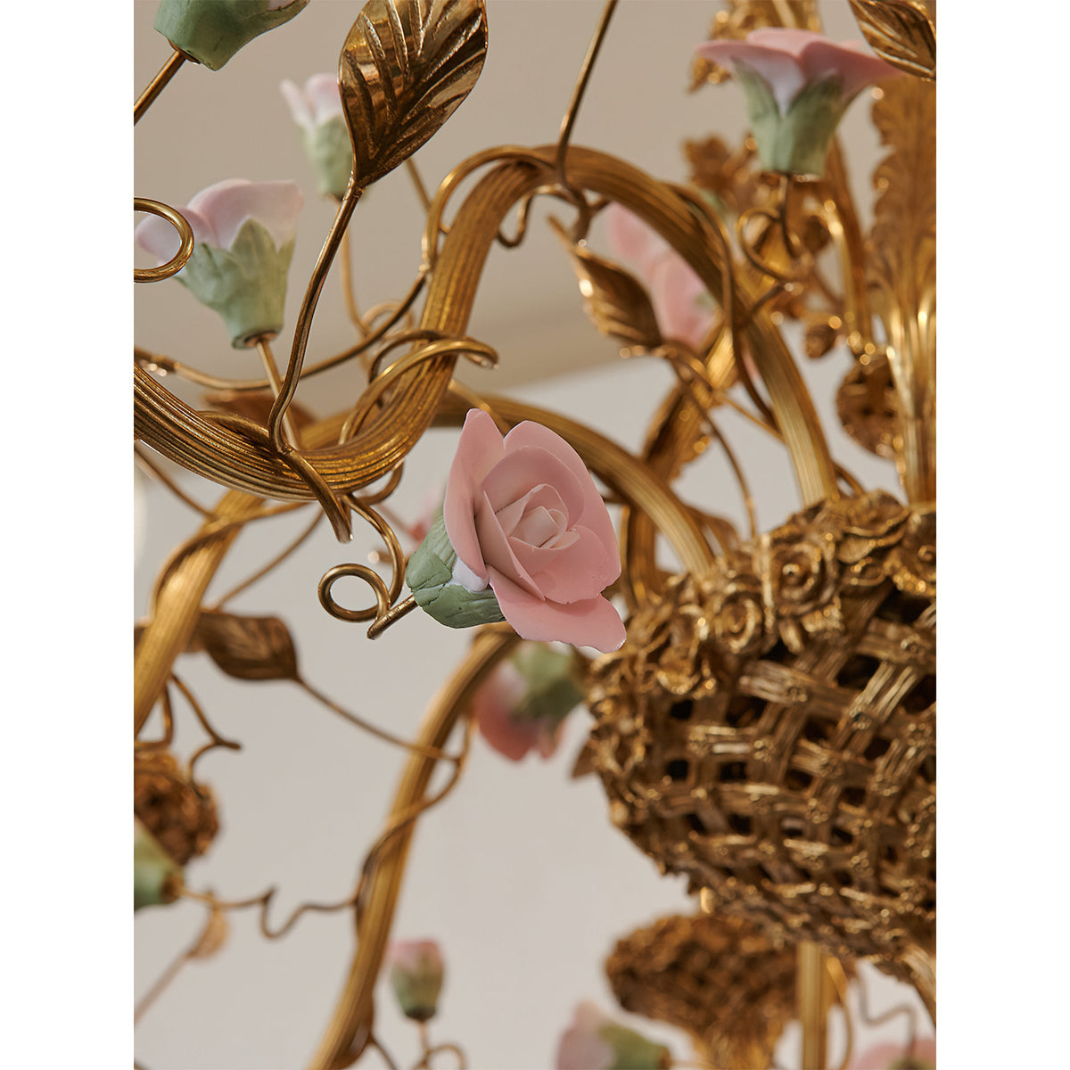 sabine-flowers-chandelier