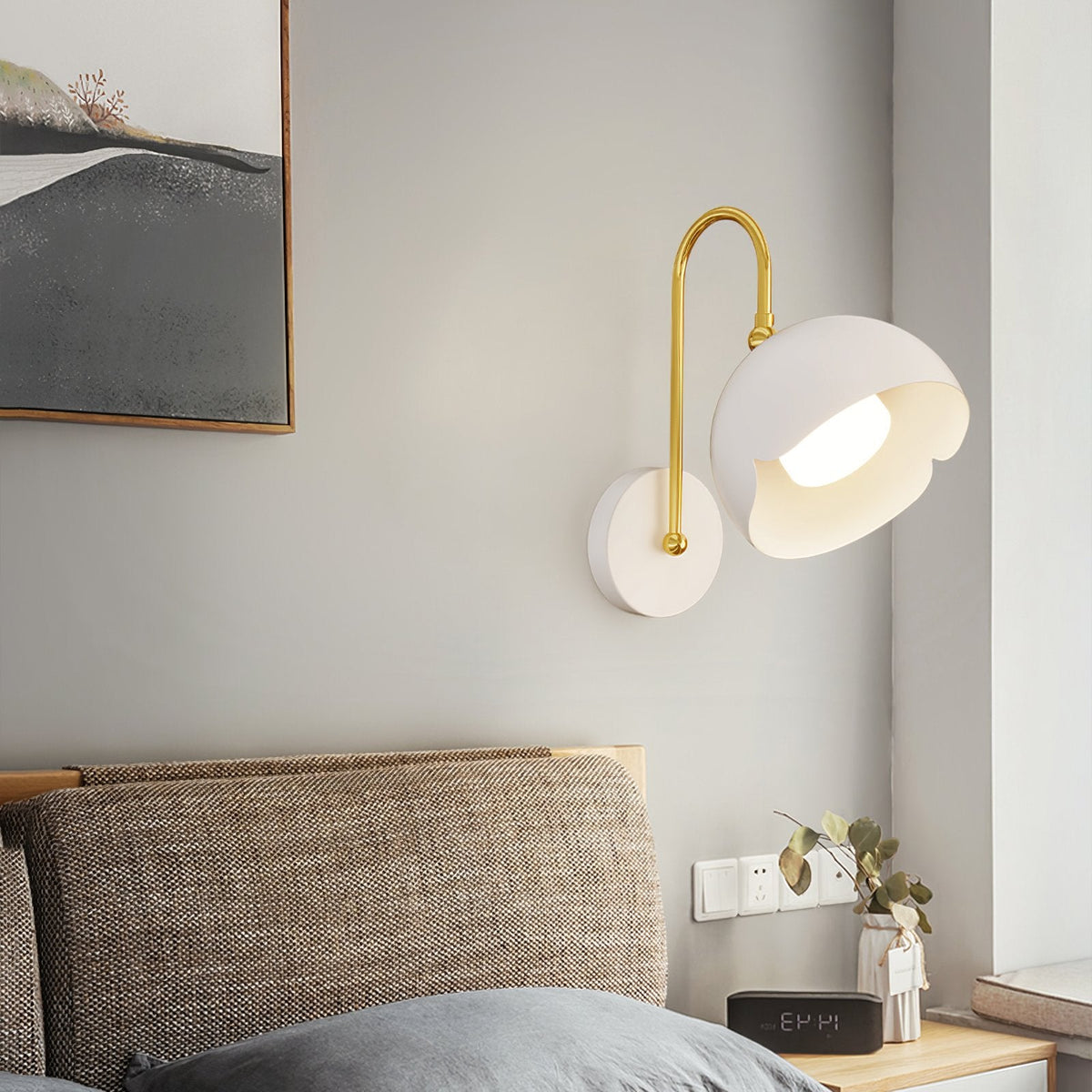 Saluda Wall Lamp