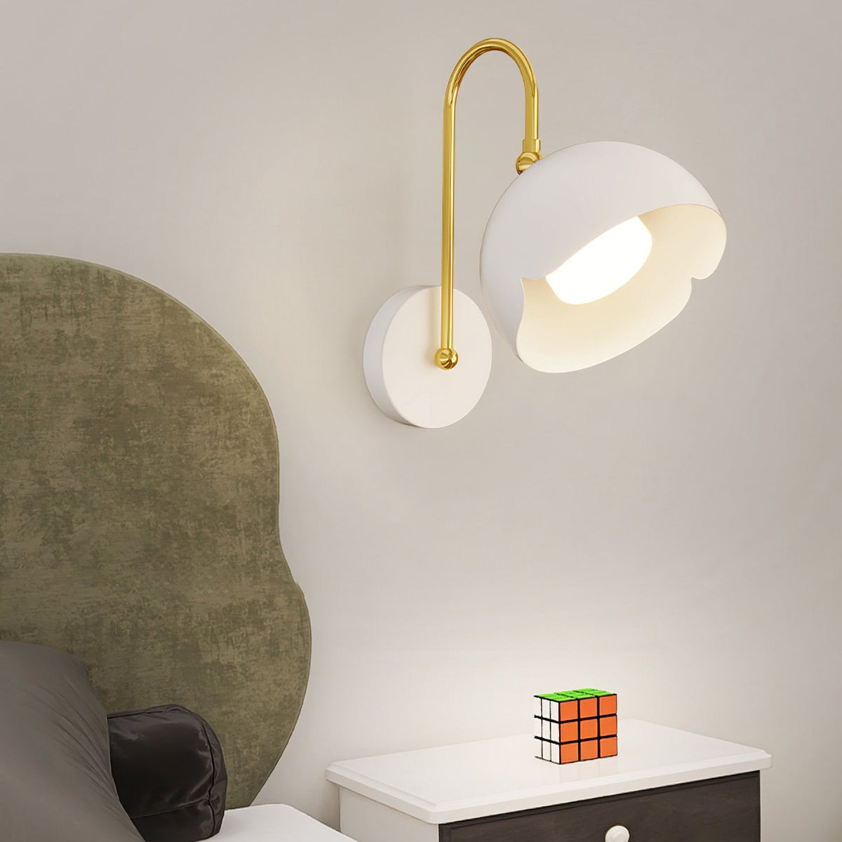 Saluda Wall Lamp