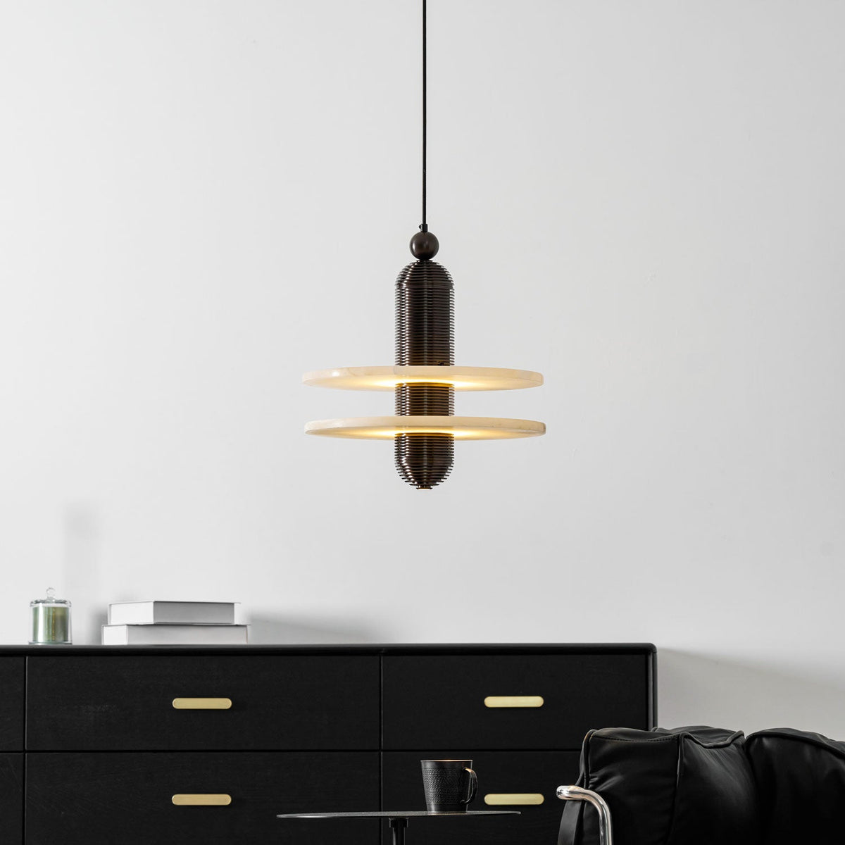 Saturn Alabaster Pendant Light – Sculptural Brass LED Chandelier