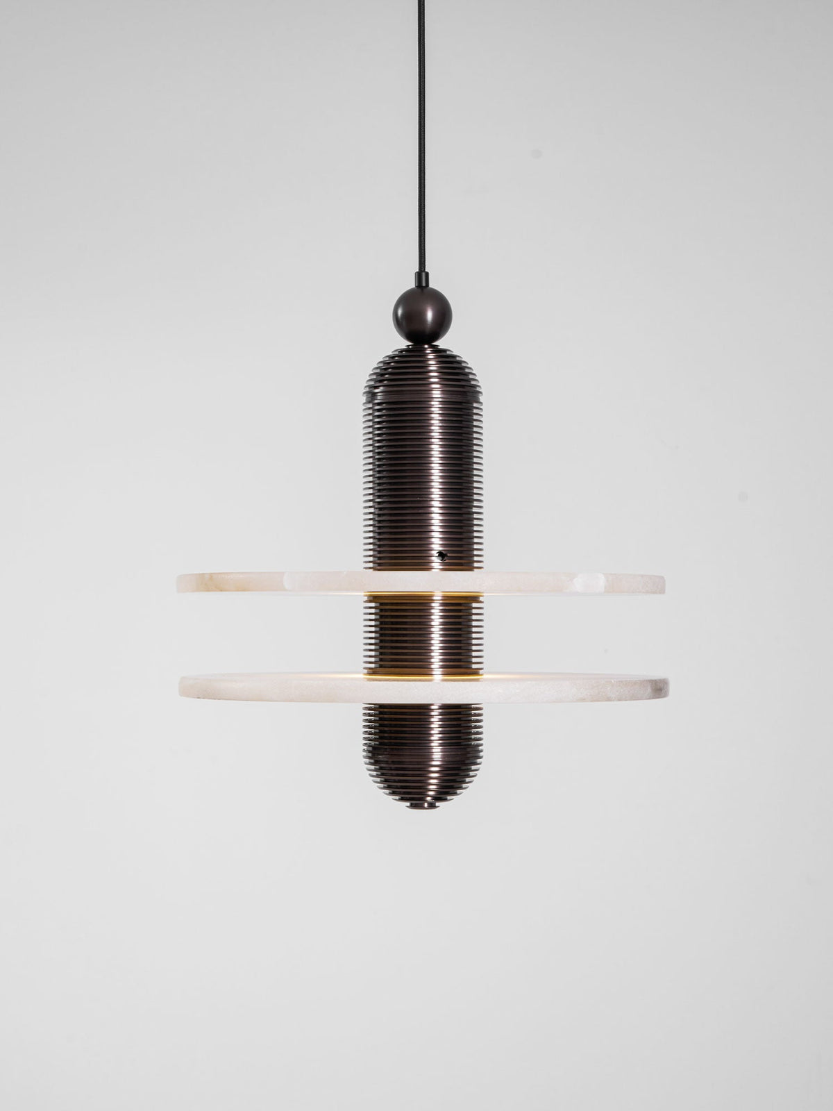 Saturn Alabaster Pendant Light – Sculptural Brass LED Chandelier