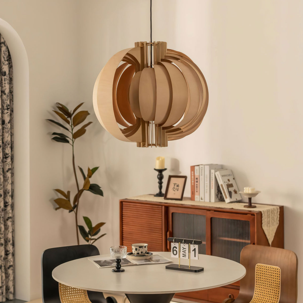 saturn-ring-pendant-light
