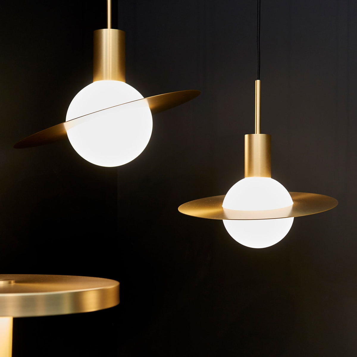 Saturne Brass & Glass Pendant Light – Modern Celestial Suspension