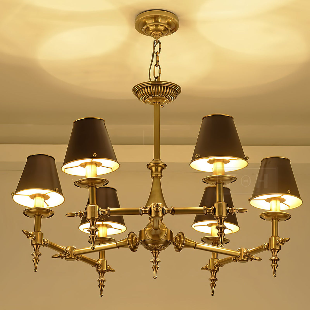 saunders-traditional-chandelier