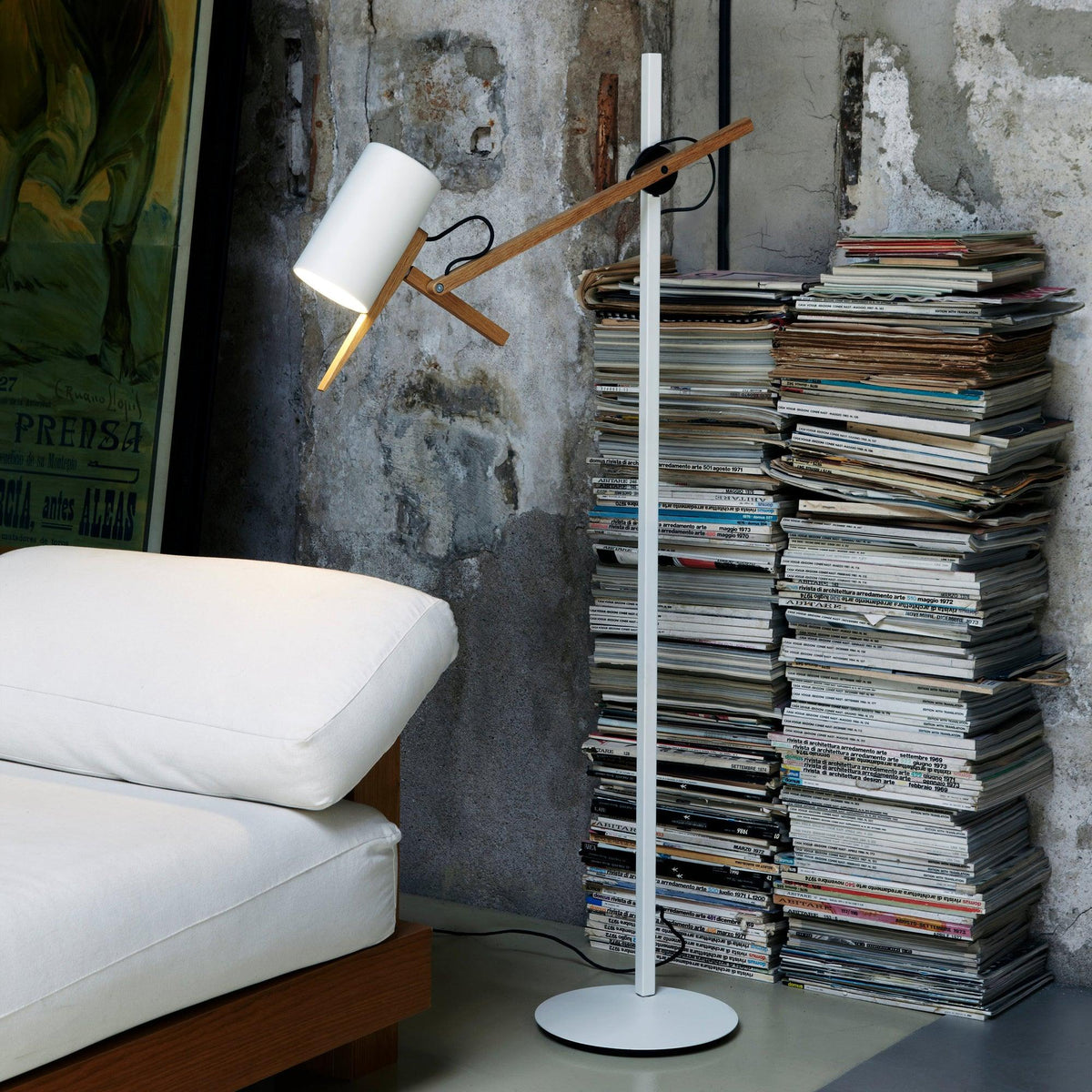 scantling-floor-lamp