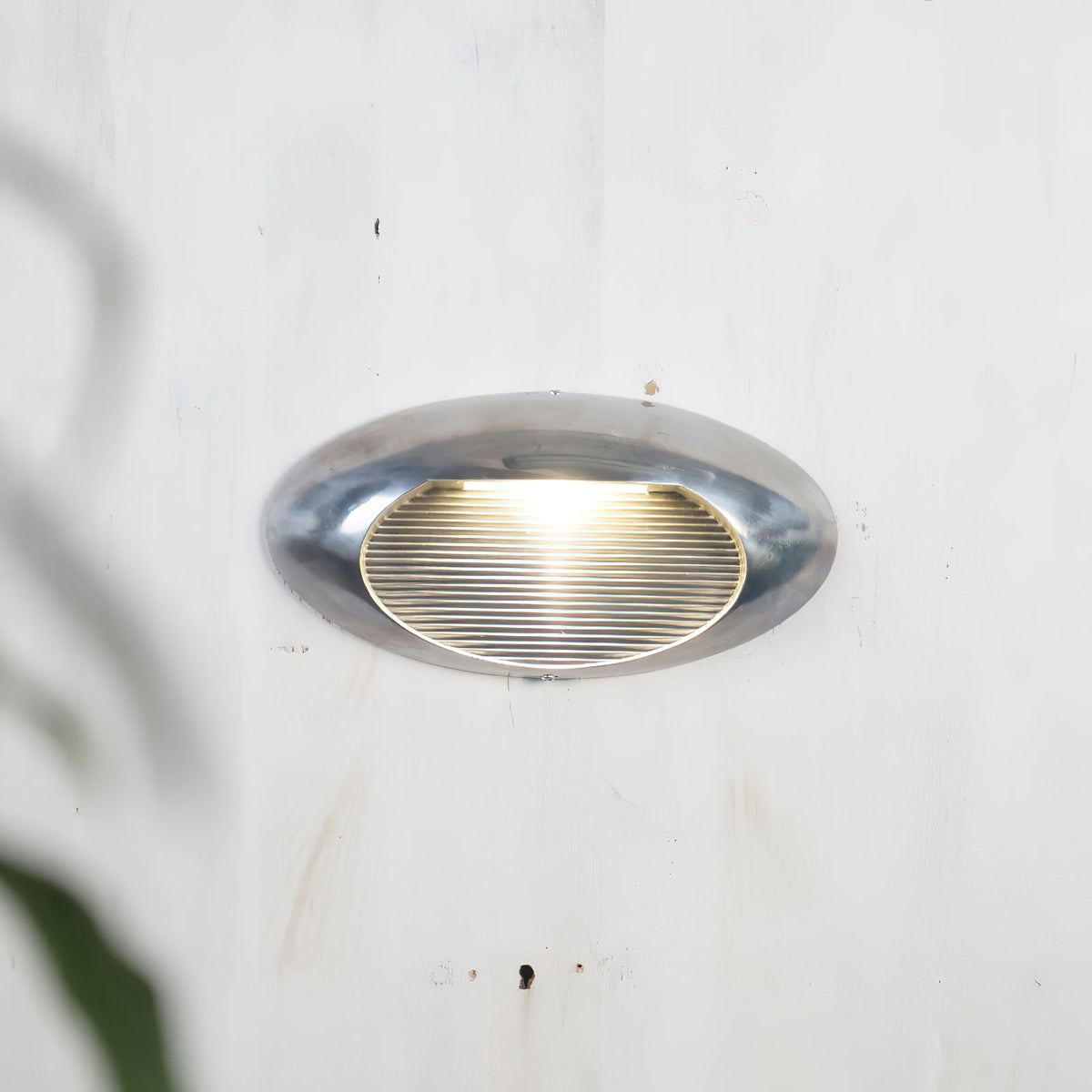 scorpius-outdoor-wall-lamp