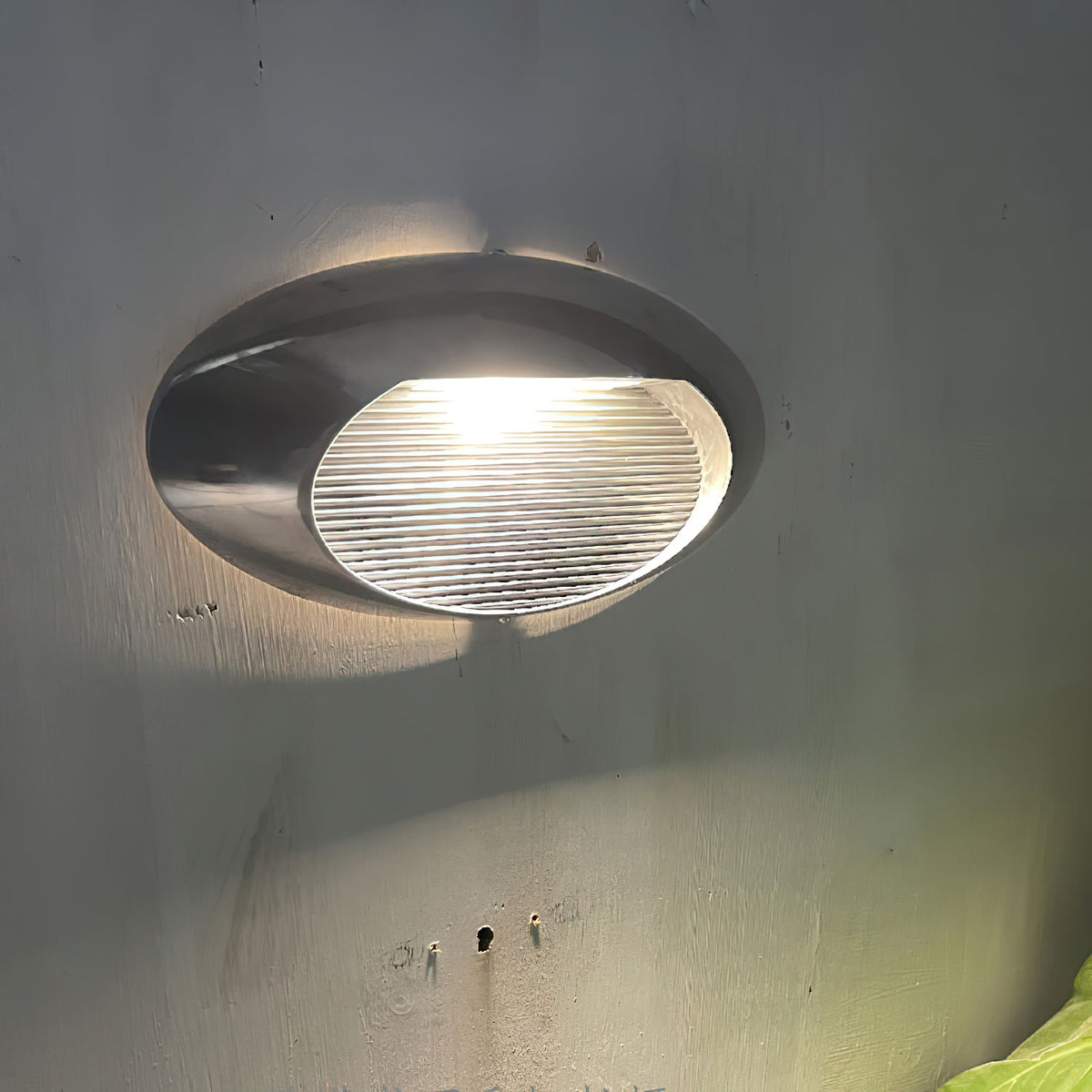 scorpius-outdoor-wall-lamp