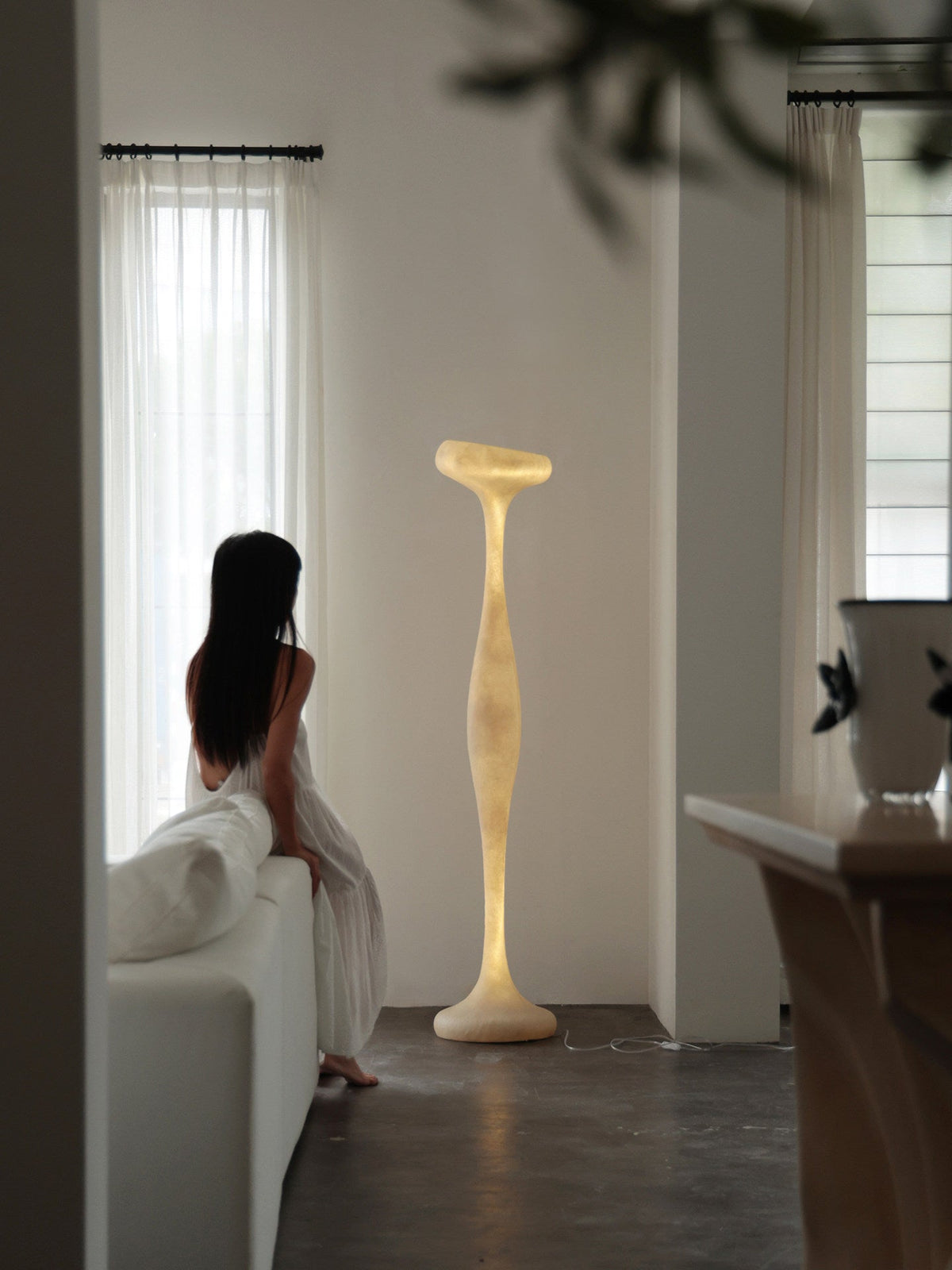 Sculptural Resin Floor Lamp with Integrated LED for Modern Interiors