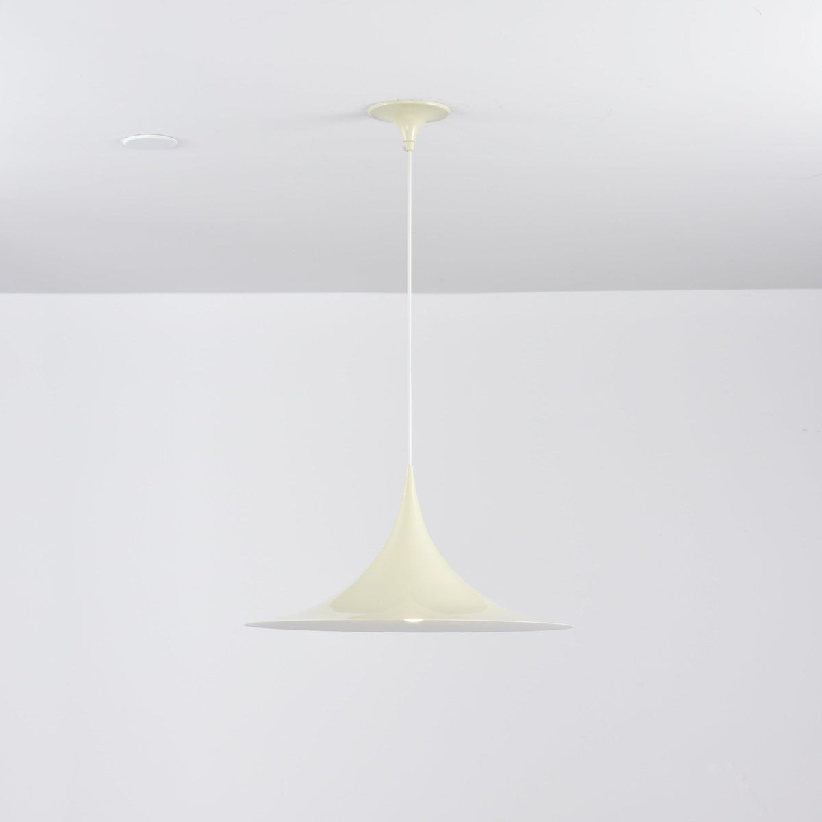 Semi Arch Pendant Light – Designer Aluminum Swag Lamp for Dining & Living Spaces