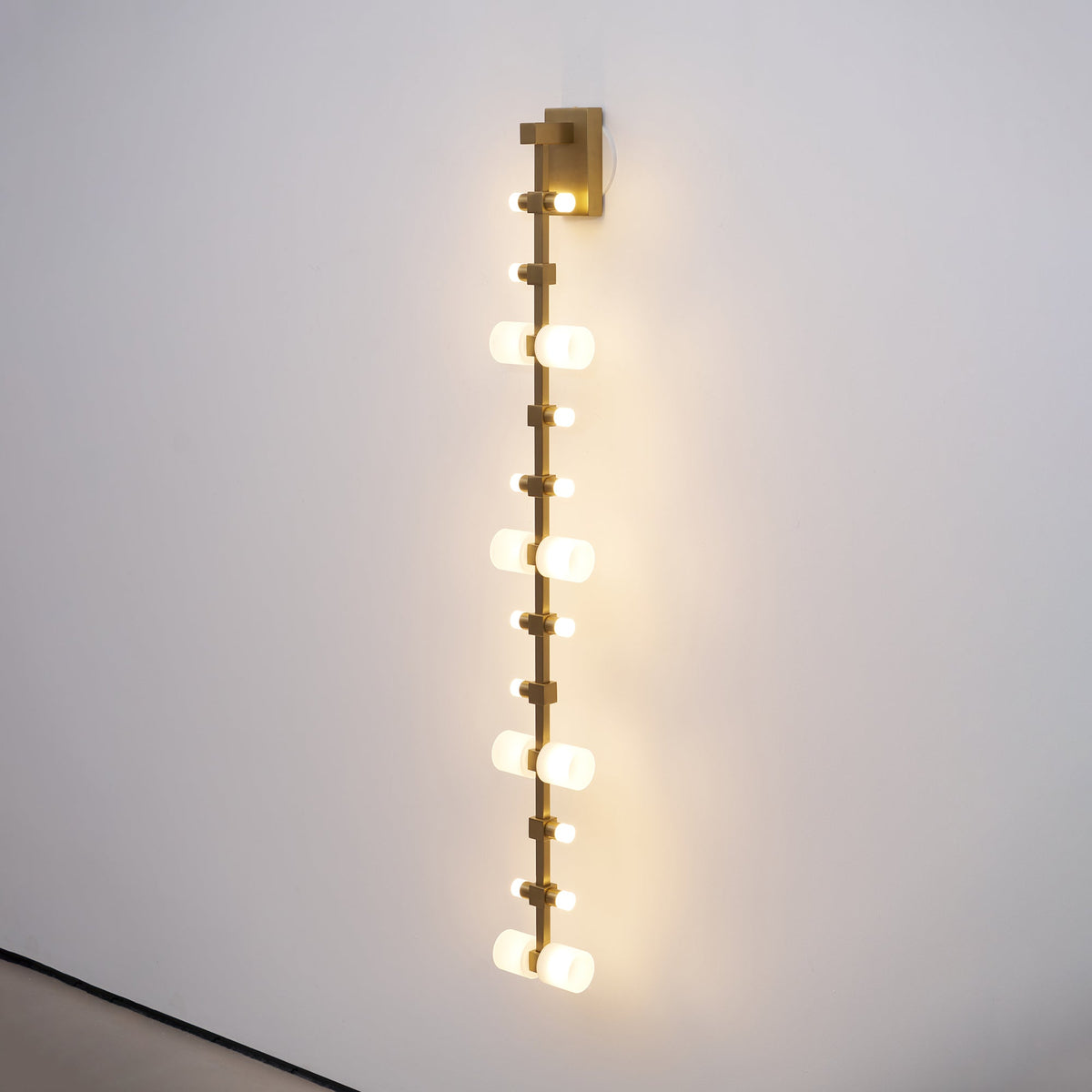 semper-mia-wall-lamp
