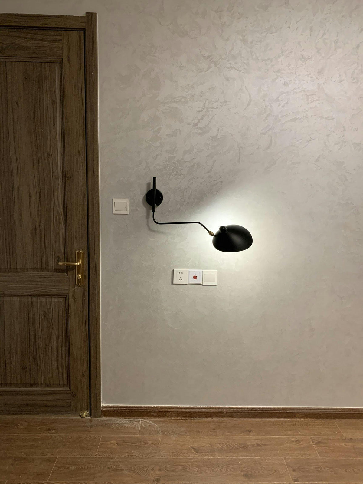 serge-mouille-wall-lamp